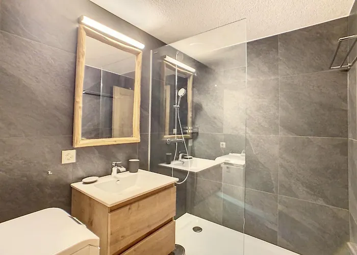 Ambassador 103 Apartment *